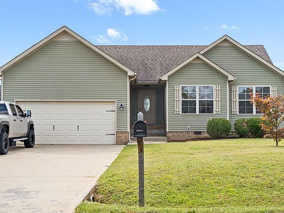 2nd image of 596 Tracy Ln
