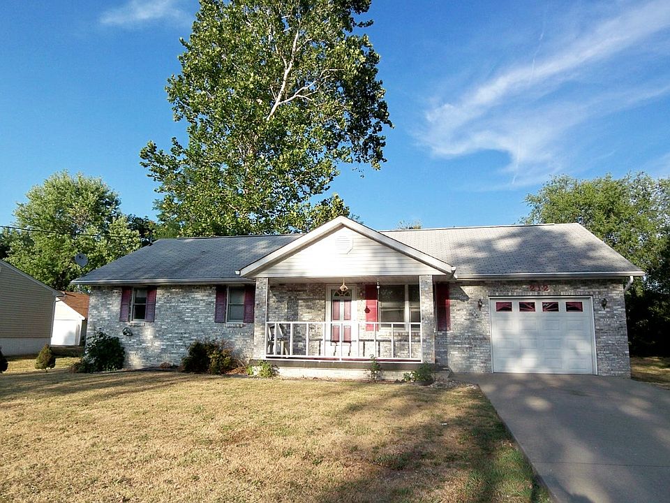 1st image of 212 Lindenwood Dr