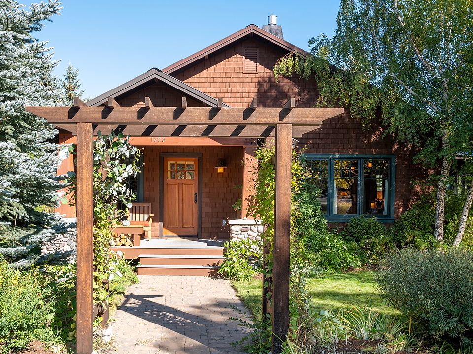 Arts and Crafts Bungalow, Front Porch
