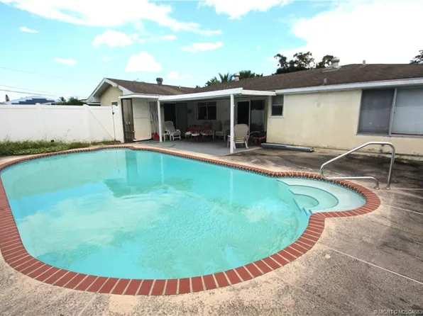 2332 SE Seafury Ln, Port Saint Lucie, FL 34952