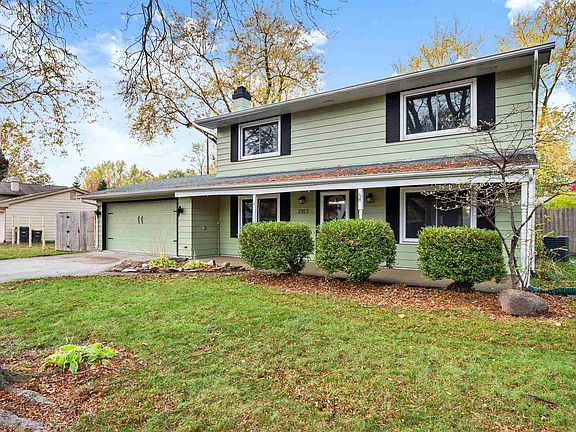 2nd image of 2923 Rockwood Dr