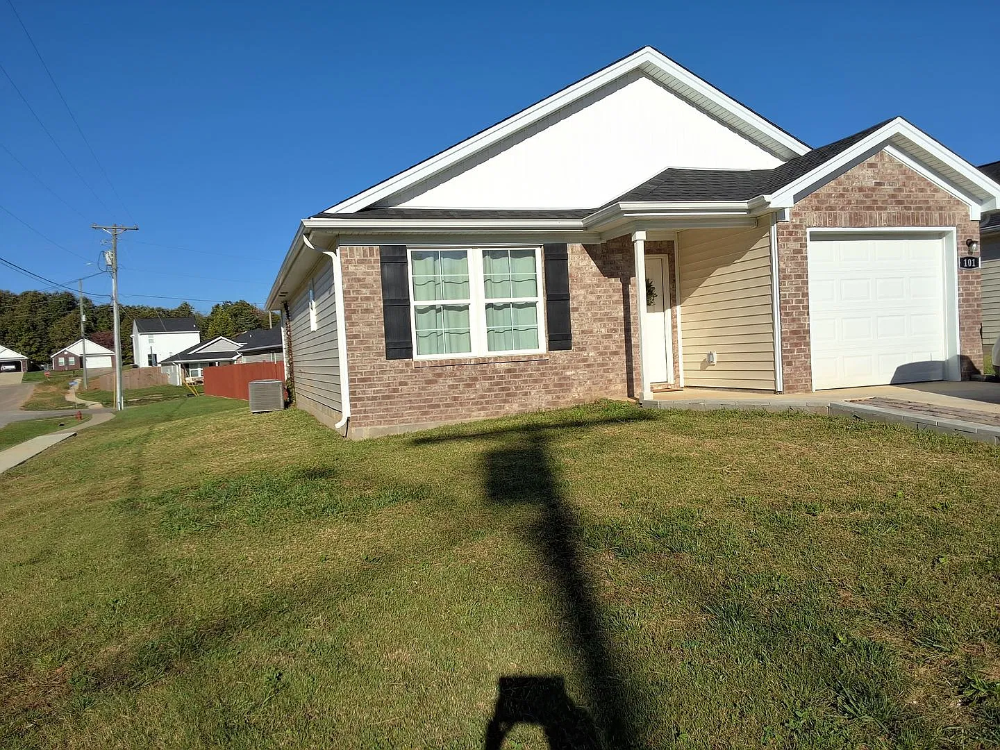 Cozy 3 Bed, 2 Bath House In Vine Grove, KY — Photo 3