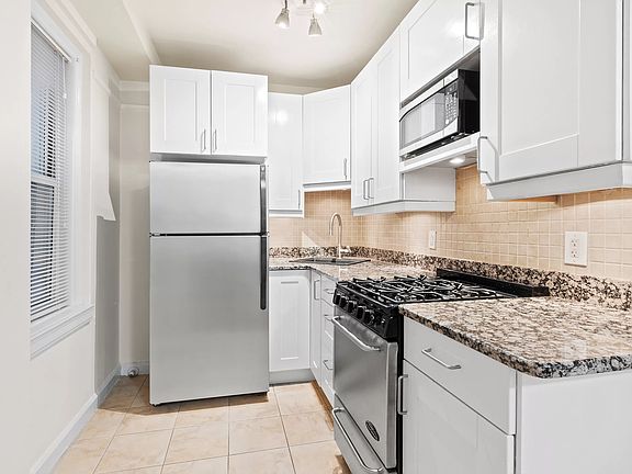 3rd image of 155 E 49th St #8G