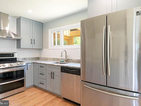 5th image of 4023 Justine Dr