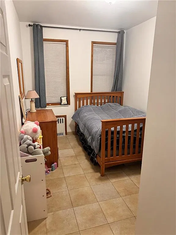 2 bed, 1.0 bath, 3080 sqft, $2,500 — Photo 4