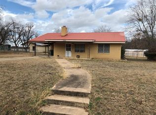 2304 W Brown St, San Saba, TX 76877