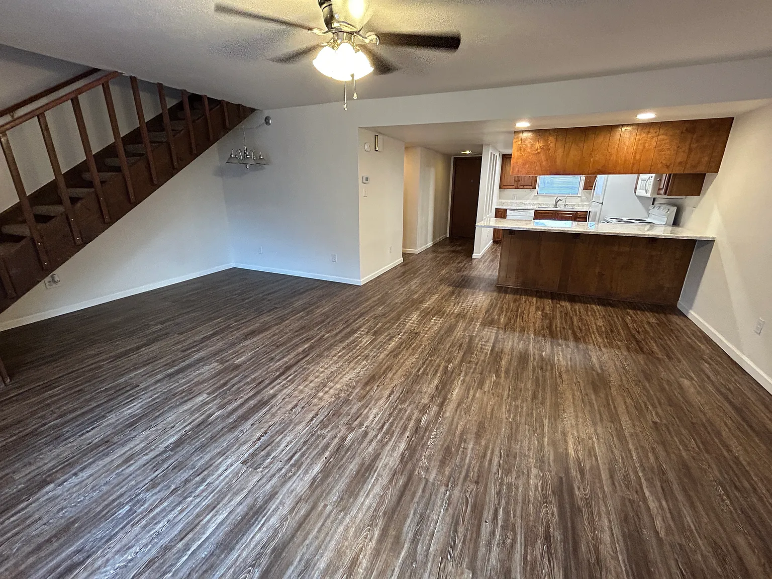 2 bed, 2.5 bath, 1250 sqft, $1,150 — Photo 4