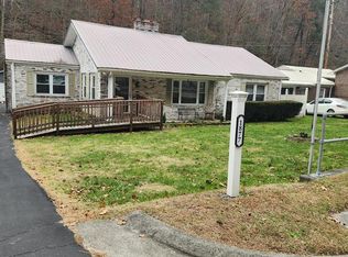 1877 Lovers Gap Rd, Vansant, VA 24656