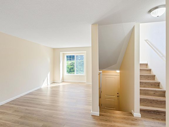 4th image of 2723 Rossiter Ln