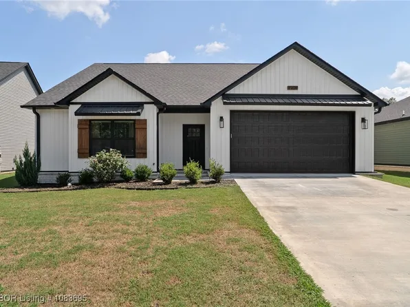 9109 S 30th St, Fort Smith, AR 72908