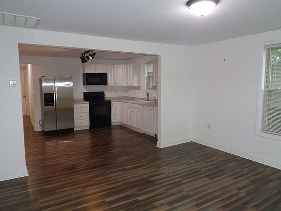 2nd image of 212 Orr St