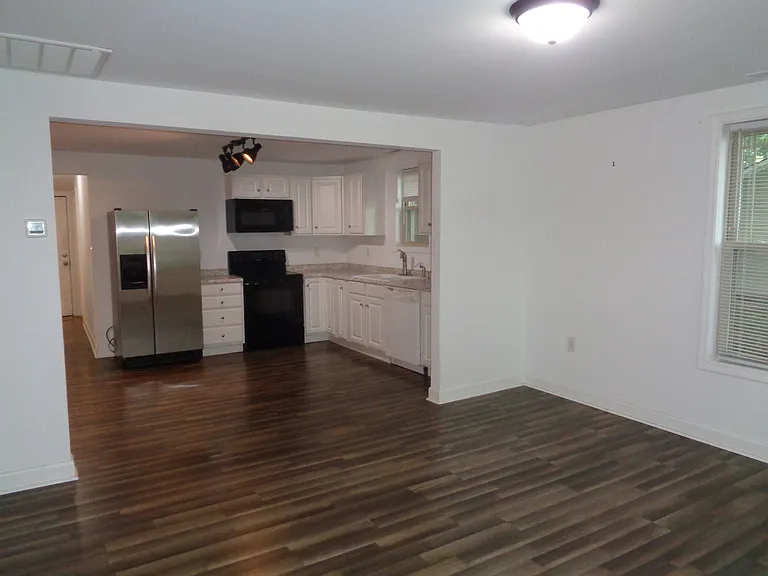 212 Orr St — Photo 2