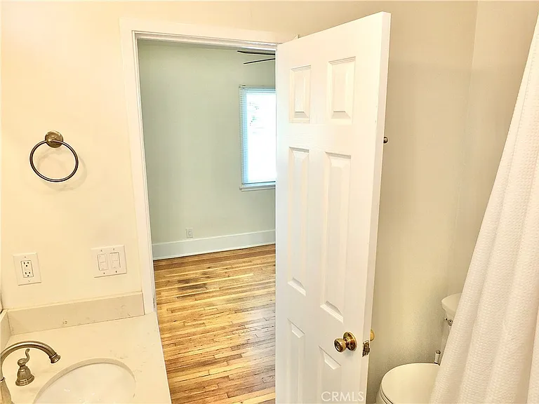 4036 E Vermont St — Photo 38
