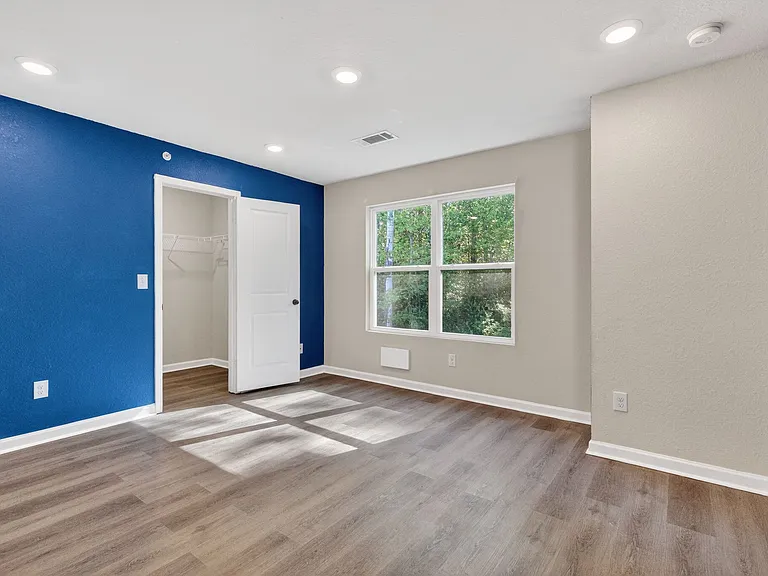 1110 Highwood Ln — Photo 10