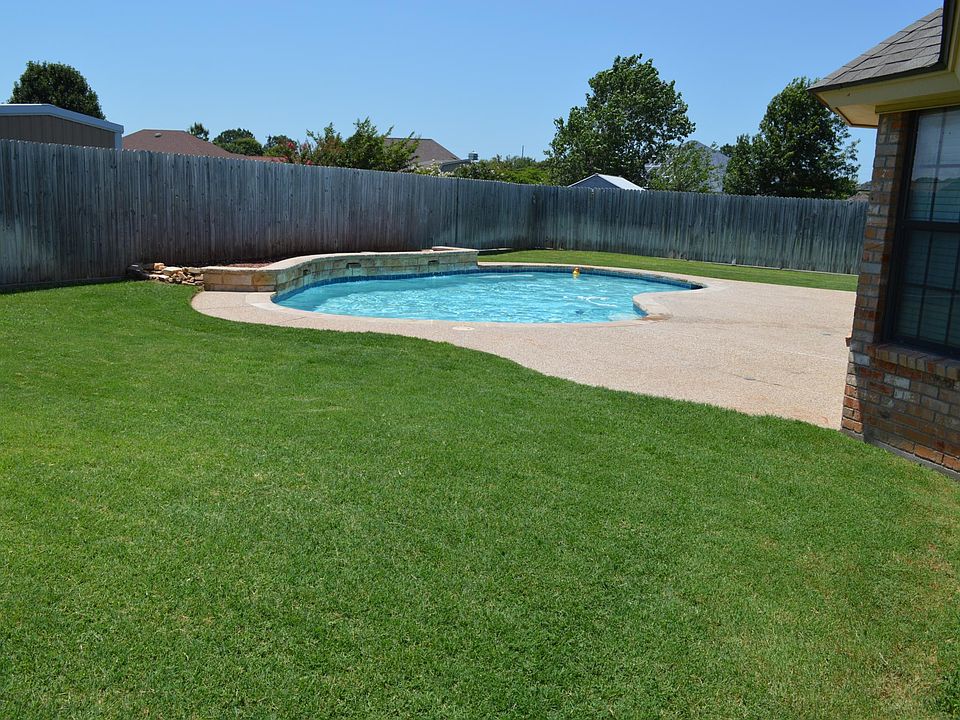 1st image of 1404 Glenwood Dr