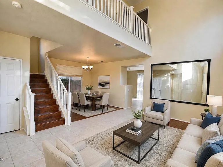 4576 La Tuna Ct — Photo 2
