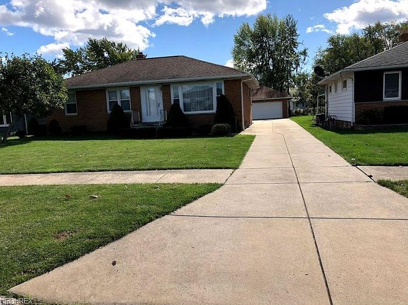 1st image of 10425 Moore Dr