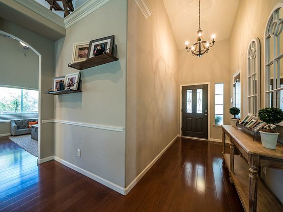 3rd image of 2208 N Arbor Ave