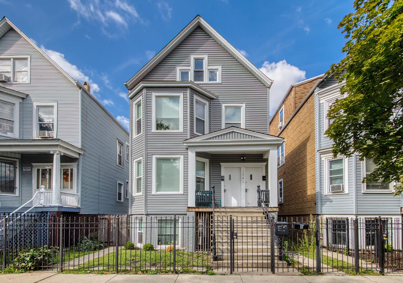 3 bed, $2,645 — Photo 1