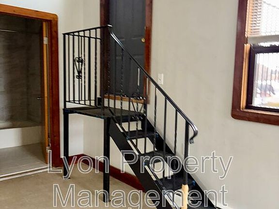 5th image of 262 Illinois St APT 3