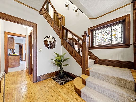5th image of 96 Richmond Ave
