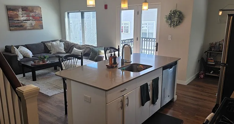 560 Moody St #2C — Photo 3