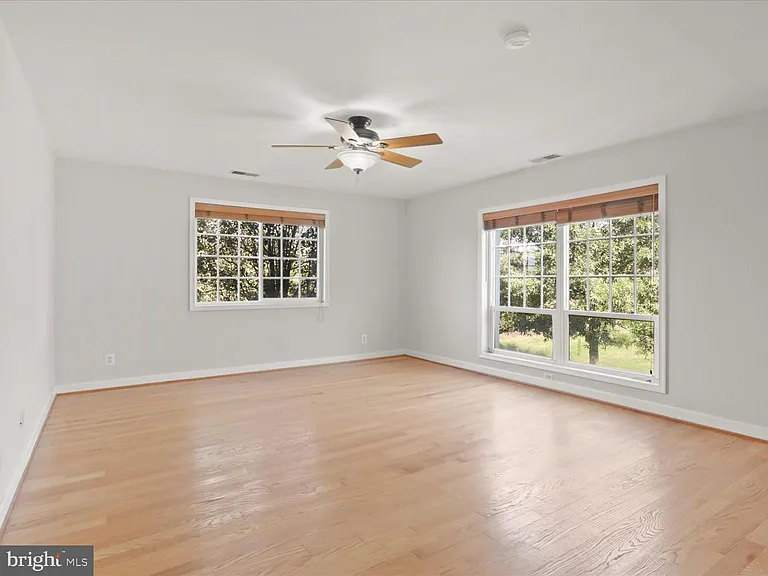 1627 N Van Dorn St — Photo 10