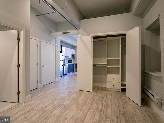 5th image of 413 S 13th St #205