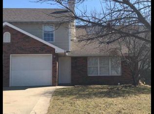 4 Yorkshire Dr, Columbia, MO 65203