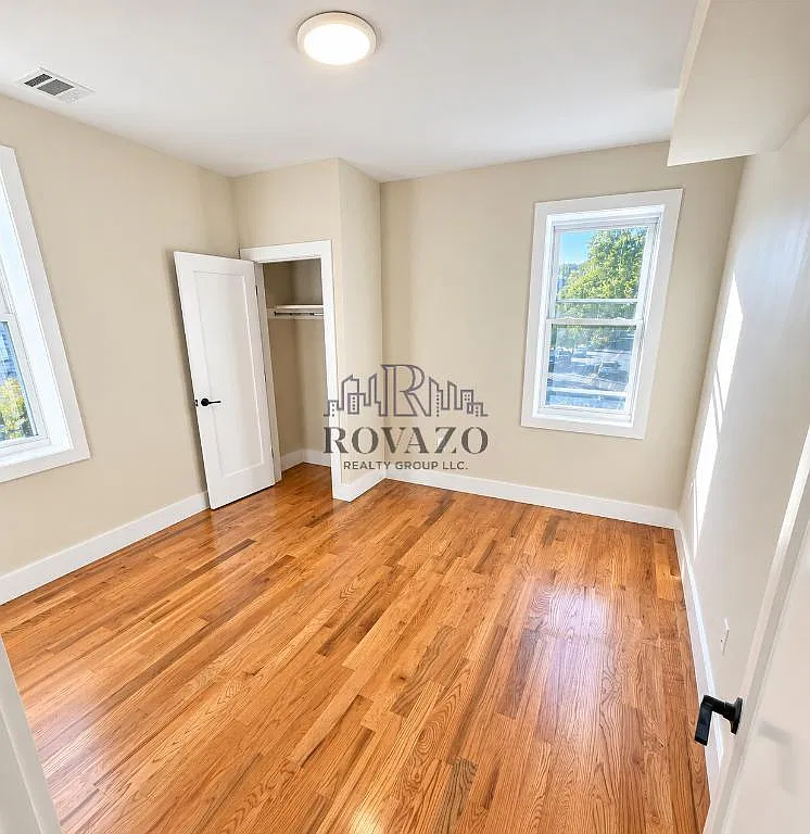 2 bed, 650 sqft, $2,150 — Photo 4