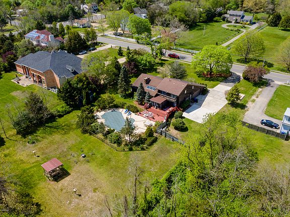 5th image of 170 Riverwood Dr
