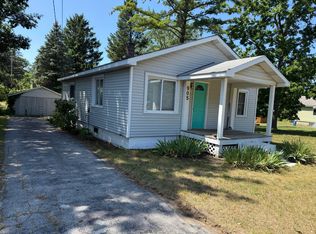 905 N Gaylord Ave, Ludington, MI 49431