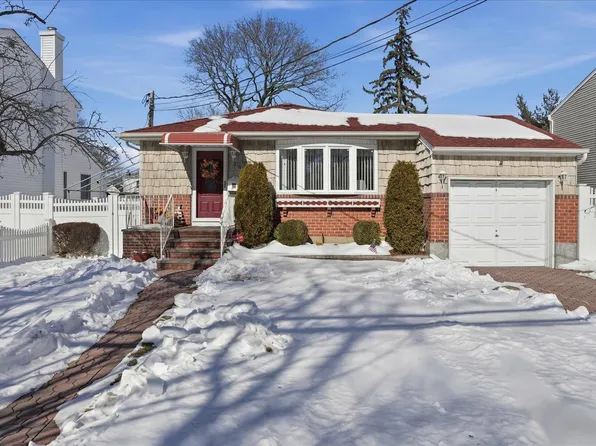 2761 Preston Place, North Bellmore, NY 11710