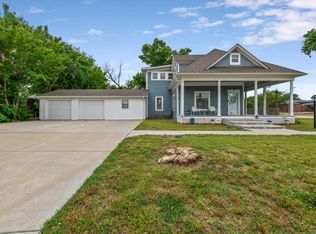423 N Main St, Belle Plaine, KS 67013
