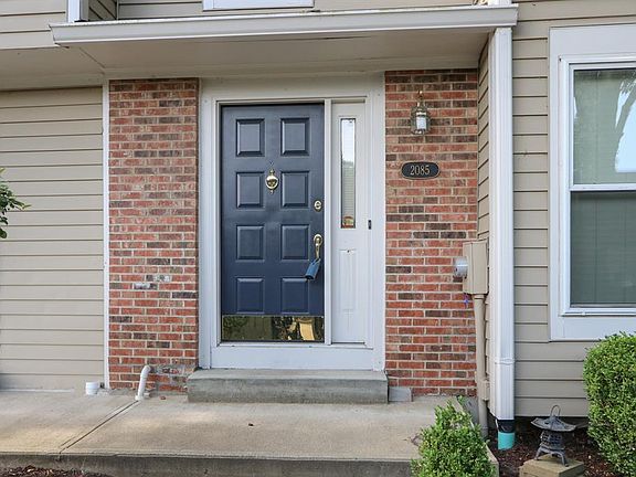 3rd image of 2085 Stratford Ct