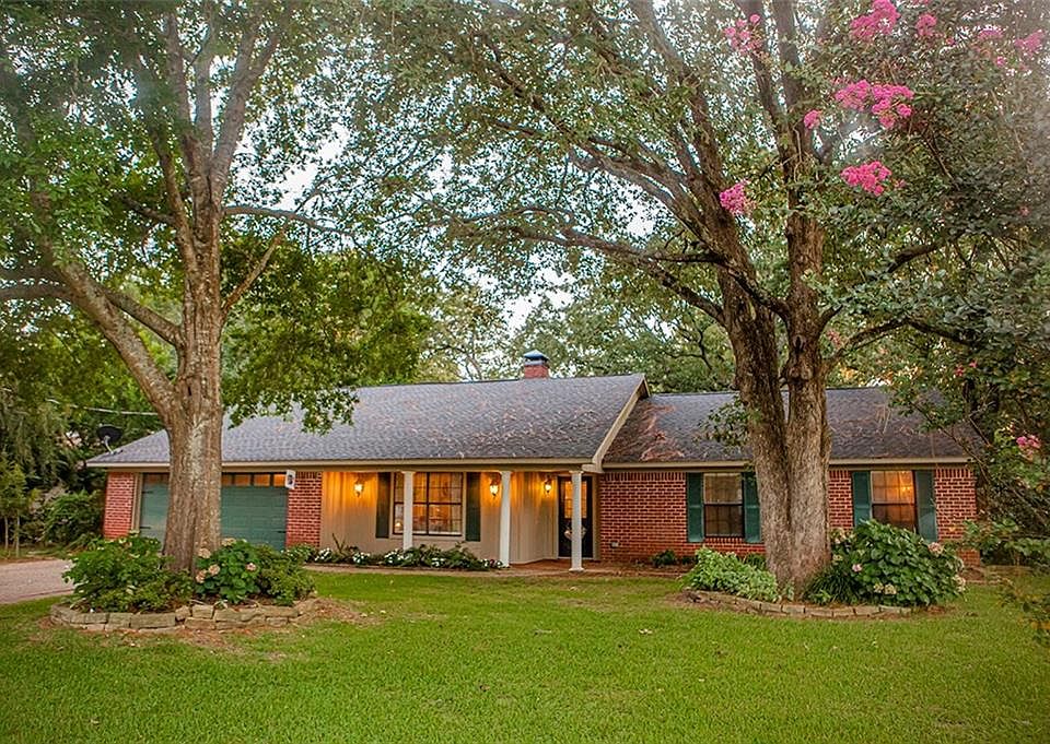 1st image of 230 Texas Dr