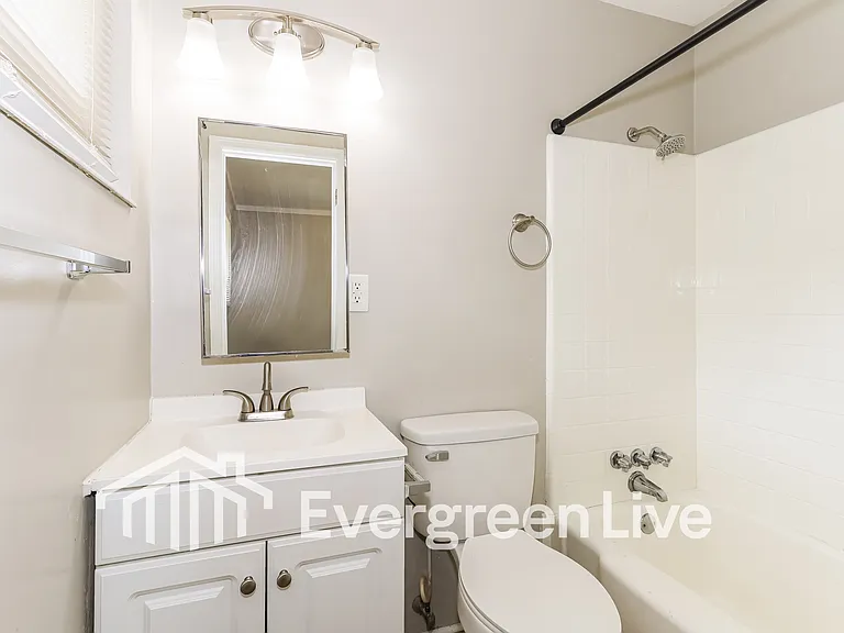 2140 Balfour St — Photo 11