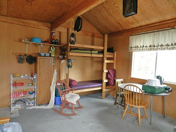 4th image of 99 Meadowlark Dr