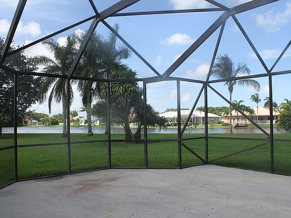 Screened Patio 32' x 25'