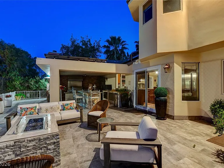 7001 Alamitos Cir — Photo 59