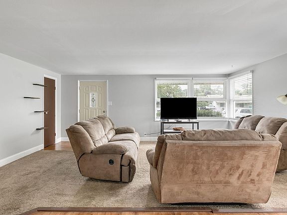 3rd image of 3414 Brookhurst Pl