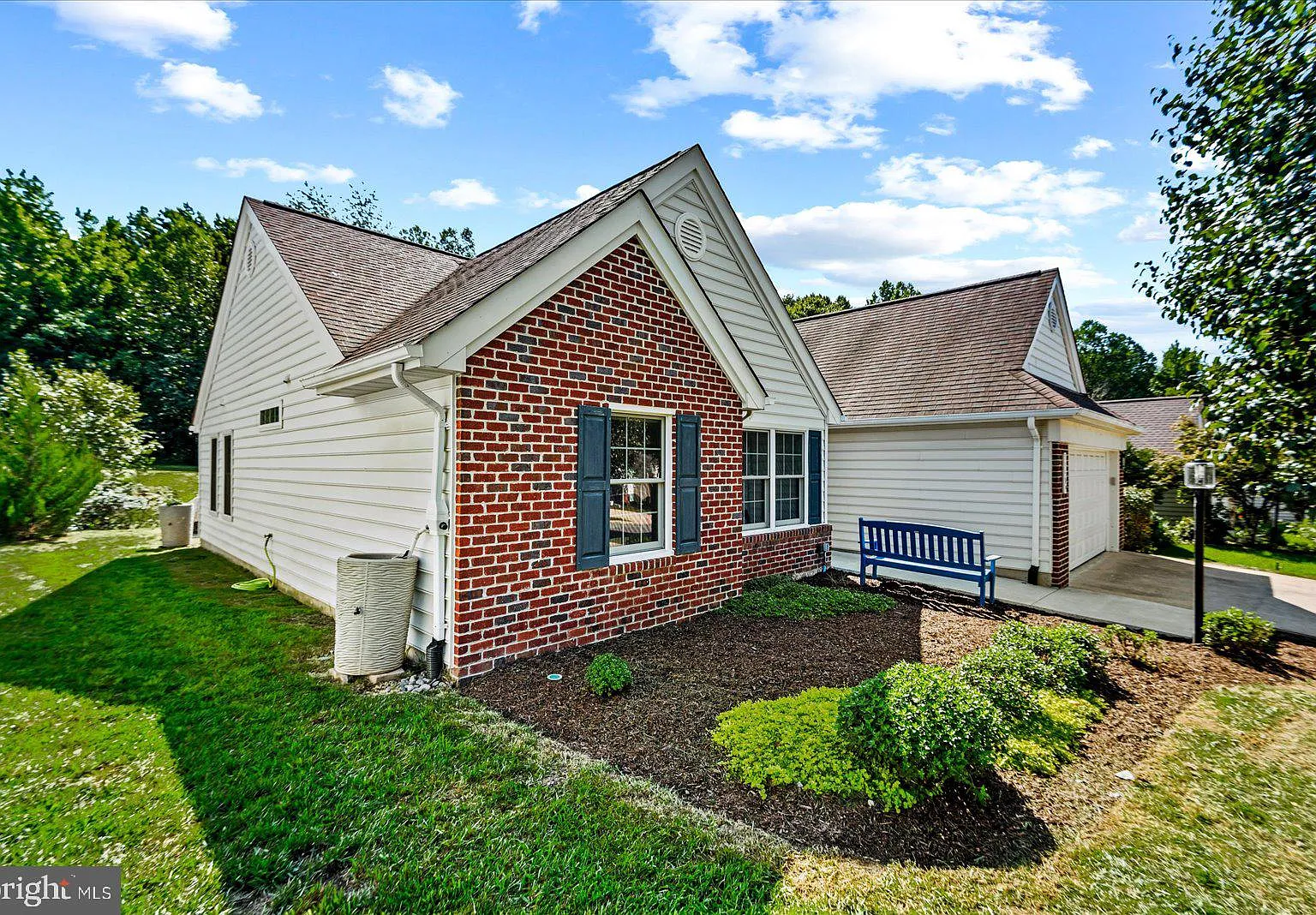 3 bed, 2.0 bath, 1603 sqft, $3,800 — Photo 3
