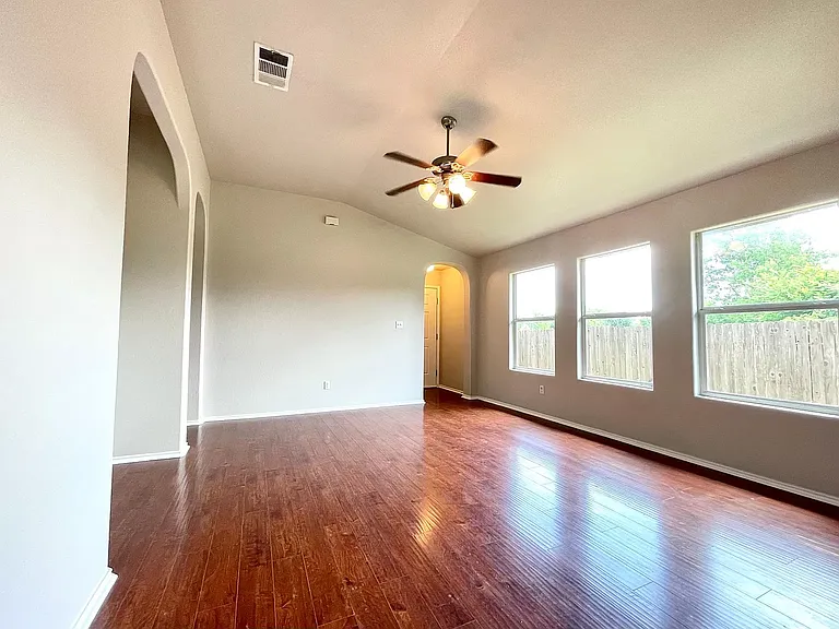 3101 Barksdale Dr — Photo 8