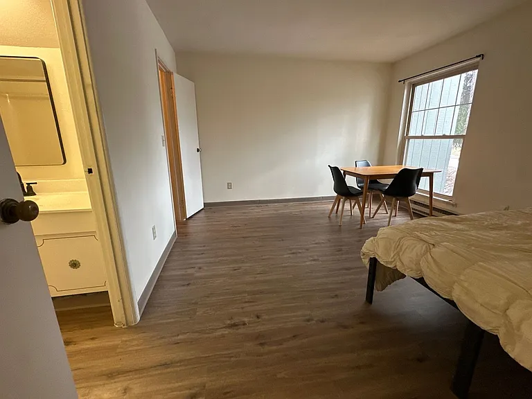 University Park Apartments near Cornell University — Photo 197