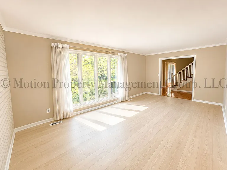 5312 Fairview Rd — Photo 3