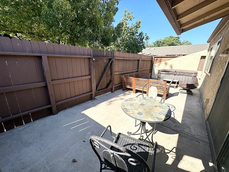 386 N Ironpike Cir — Photo 19