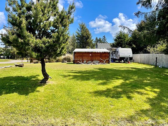 3rd image of 334 Lake Bay Lp SE