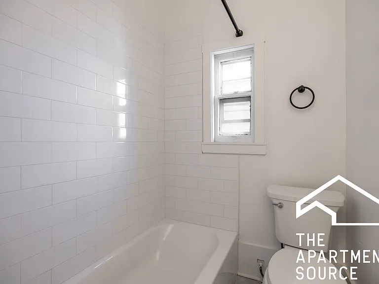 2301 N Leavitt St #1 — Photo 14
