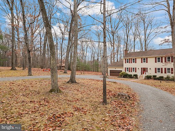 3rd image of 4011 Shady Hollow Ln