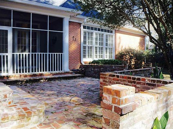 another view of back of hous